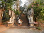 019. Met tempel