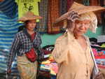 039. Padaung dorp