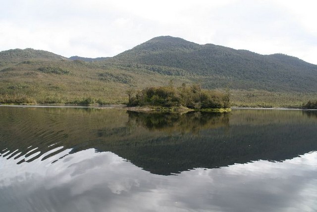 Estero Los dos Galanos, Canal Alejandro