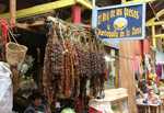Gedroogde mosselen op de markt