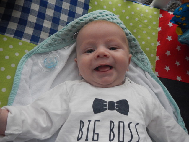 003. Zes weken later al lachen