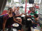 035. Ahmid met familie