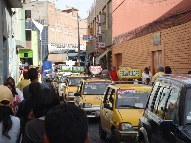 015. File van taxi's
