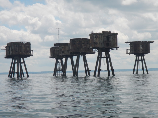 010. Oorlogs skeletten in de Thames